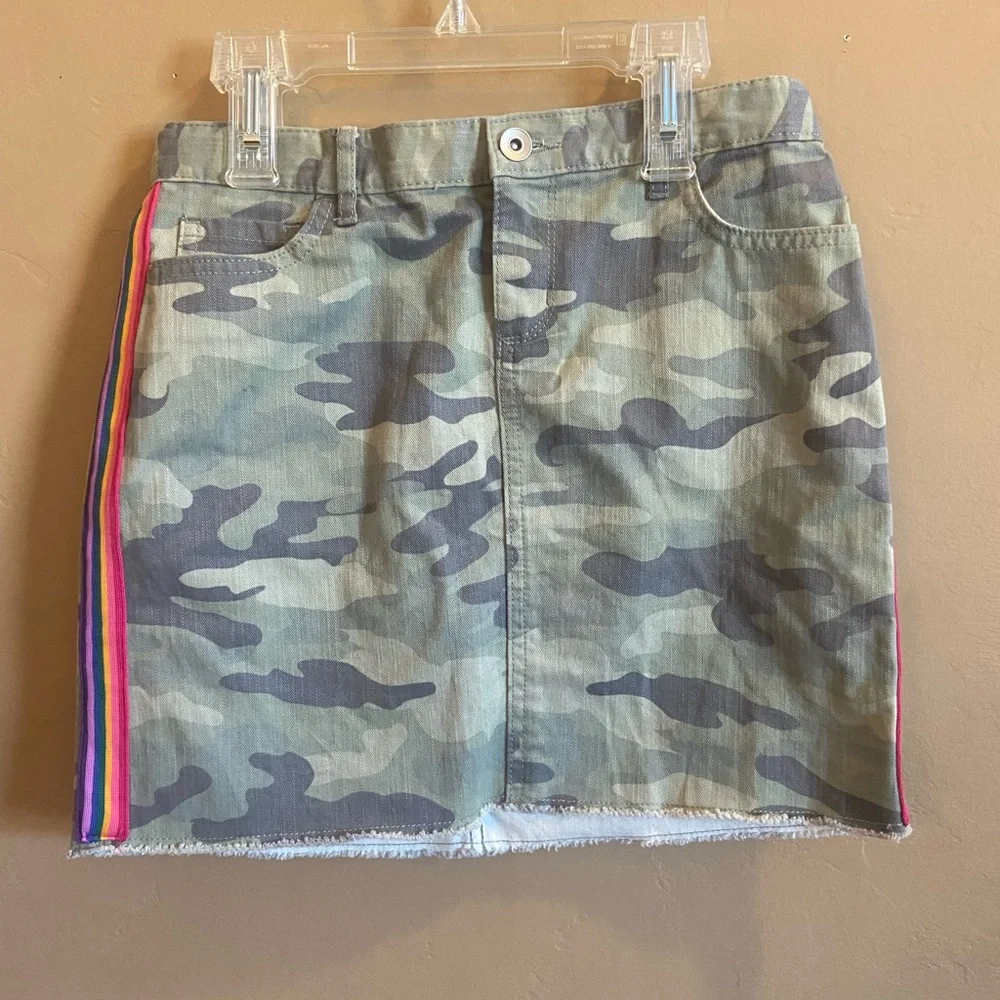 The Children’s place denim green camp rainbow skirt size 12